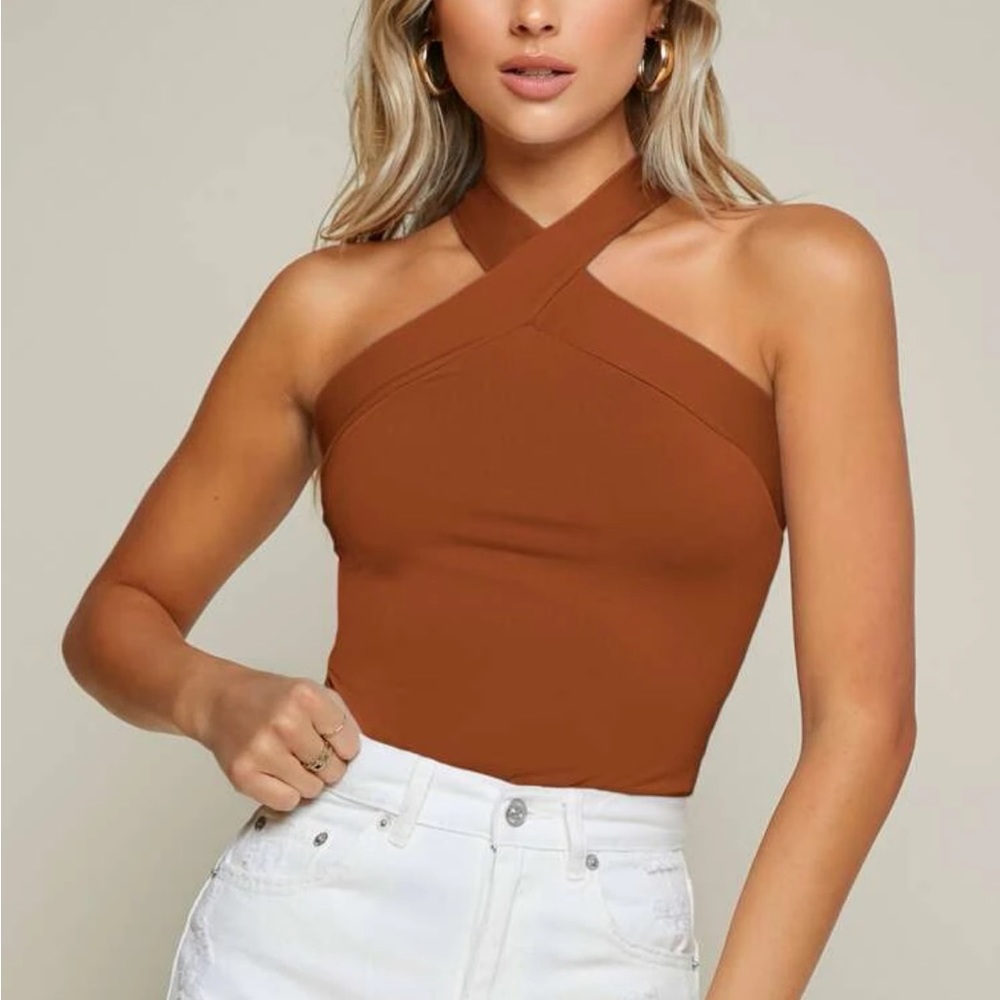 Form fitting crisscross halter top